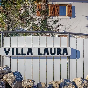Laura Villa